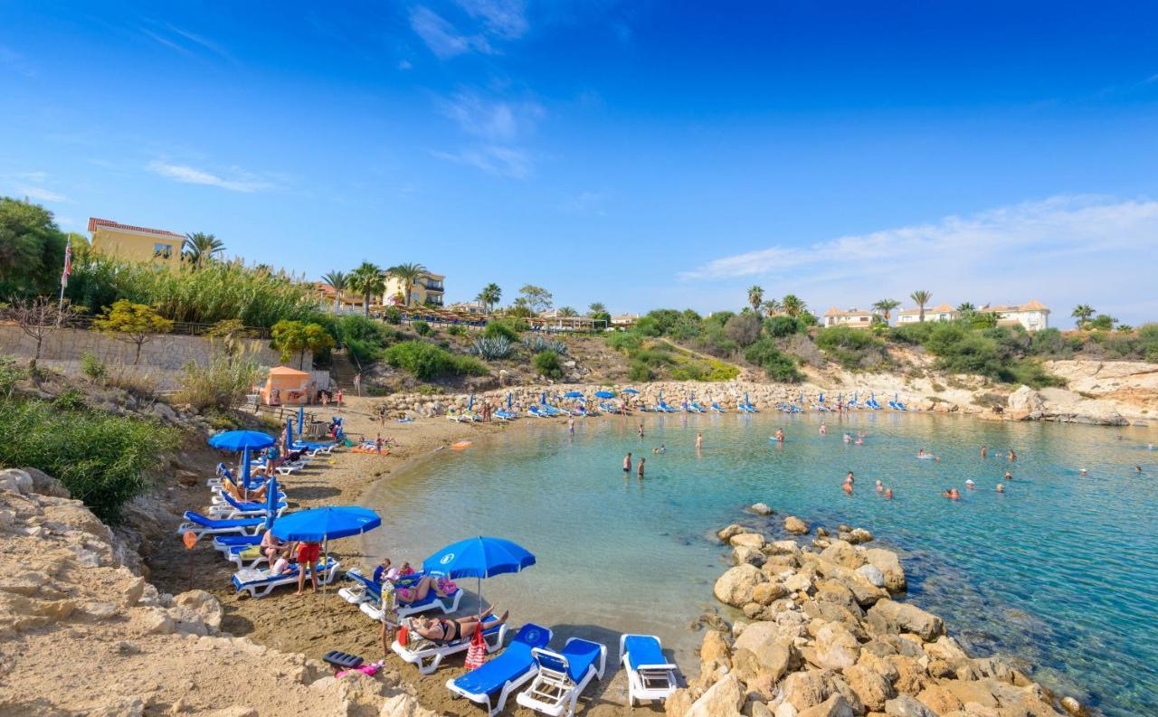 Blue Water Bay Villas Paralimni Exterior photo