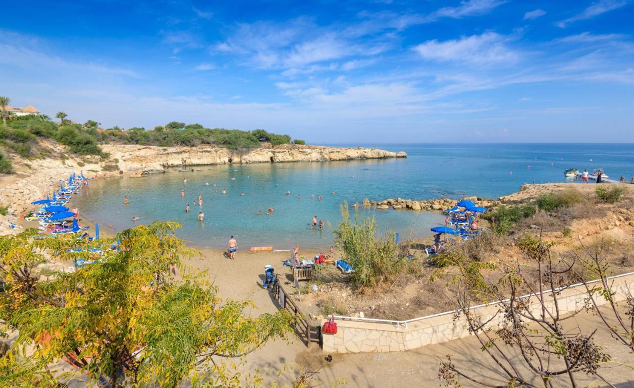 Blue Water Bay Villas Paralimni Exterior photo